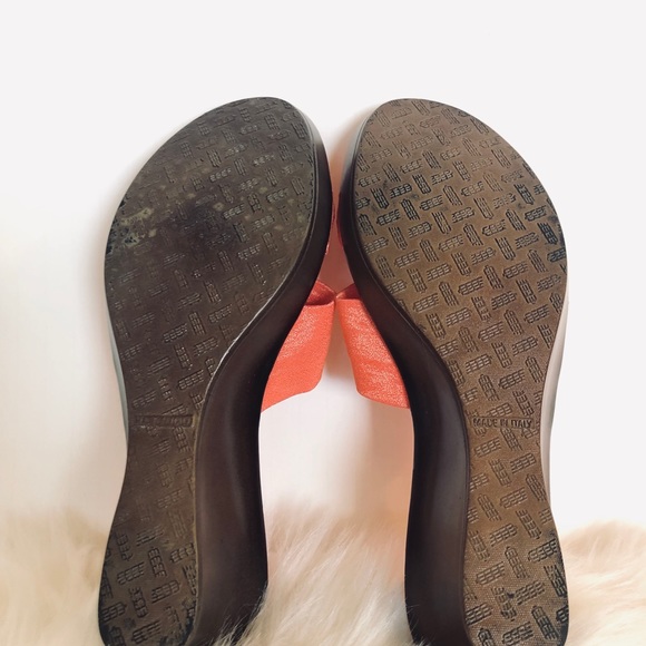 Italian Shoemakers Coral Wedges - Picture 3 of 5